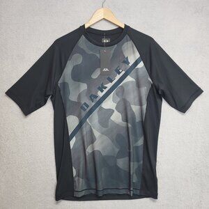 Oakley Shirt Mens XL Camou Rash Guard Blackout Active Top Short Sleeve Tee